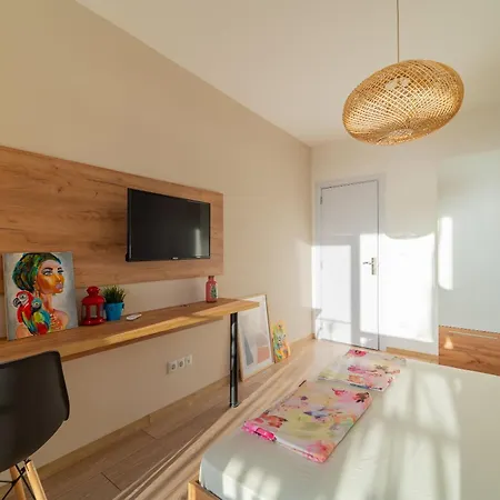 Sky Art With Free Garage - Sky Appartement *